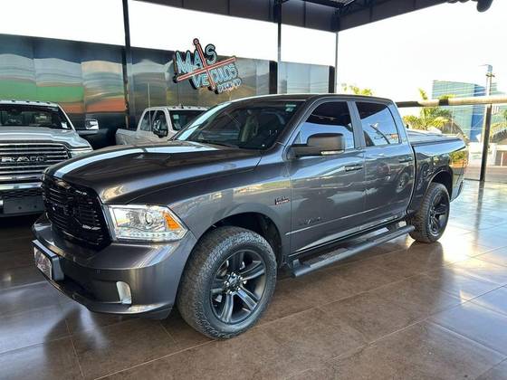 RAM CLASSIC 5.7 V8 GASOLINA LARAMIE NIGHT EDITION CD 4X4 AUTOMÁTICO RAM CLASSIC 5.7 V8 GASOLINA LARAMIE NIGHT EDITION CD 4X4 AUTOMÁTICO